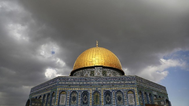 Guatemala akan memindahkan kedutaannya di Israel dari Tel Aviv ke Yerusalem pada Mei, dua hari setelah Amerika Serikat mengambil langkah serupa.