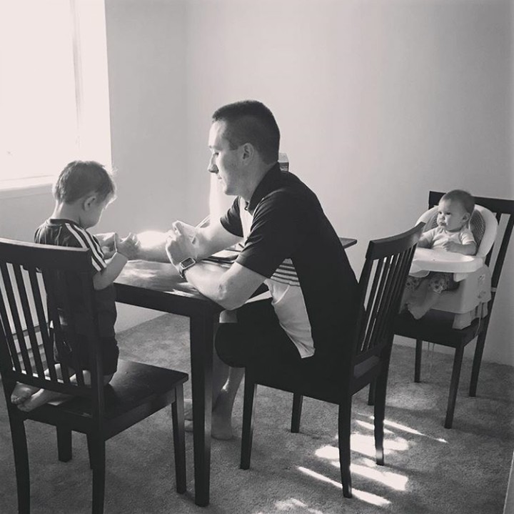 <p>Yang benar makannya ya, Nak. (Foto: Instagram @linsey_coleman)</p>