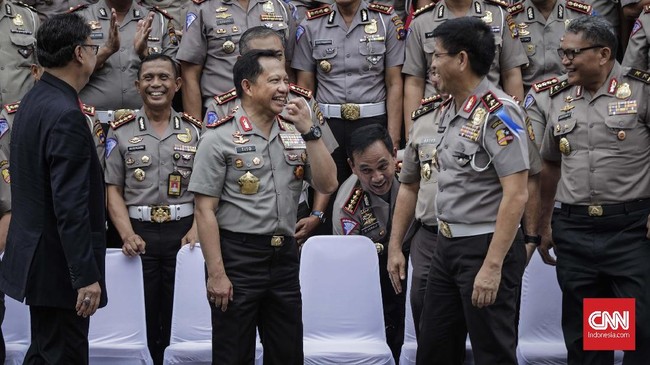 Kapolri Jenderal Tito Karnavian akan mengumpulkan jajaran kepala kepolisian daerah membahas pengamanan Hari Raya Natal dan tahun baru, Rabu (6/11).