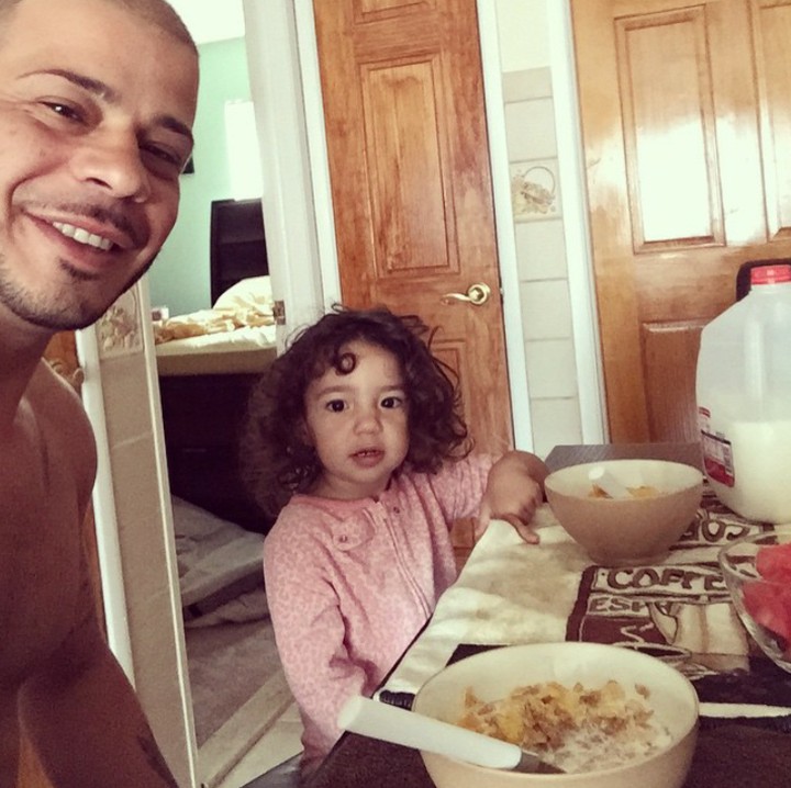 <p>Selfie dulu yuk, Nak, sebelum makan. (Foto: Instagram @amore_guerra)</p>