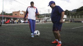 FOTO: 'Bromance' Diego Maradona dan Nicolas Maduro