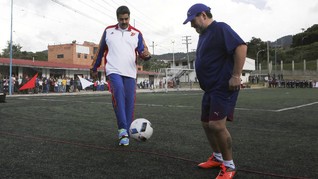 FOTO: 'Bromance' Diego Maradona dan Nicolas Maduro