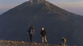 Merapi Waspada, Belum Ada Indikasi Pergerakan Magma
