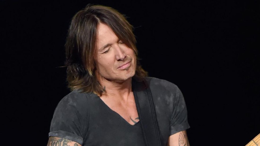 NASHVILLE&comma; TN - NOVEMBER 06&colon;  Singer-songwriter Keith Urban performs onstage during the 55th annual ASCAP Country Music awards at the Ryman Auditorium on November 6&comma; 2017 in Nashville&comma; Tennessee&period;  &lpar;Photo by Rick Diamond&sol;Getty Images&rpar;