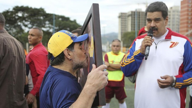 FOTO: 'Bromance' Diego Maradona dan Nicolas Maduro