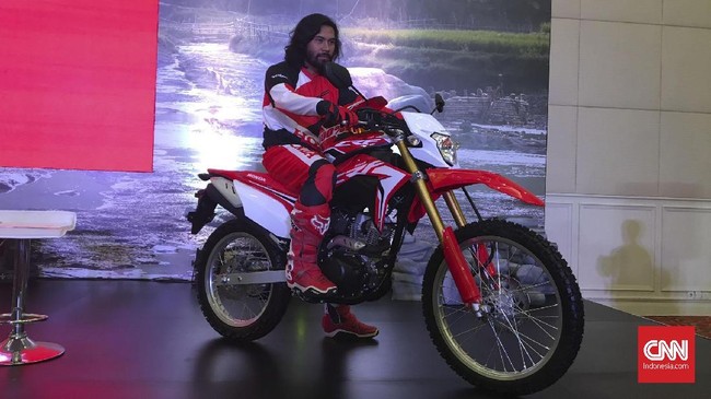 Honda secara resmi membawa motor segmen trail CRF150L ke Indonesia dengan harga Rp31,8 juta.