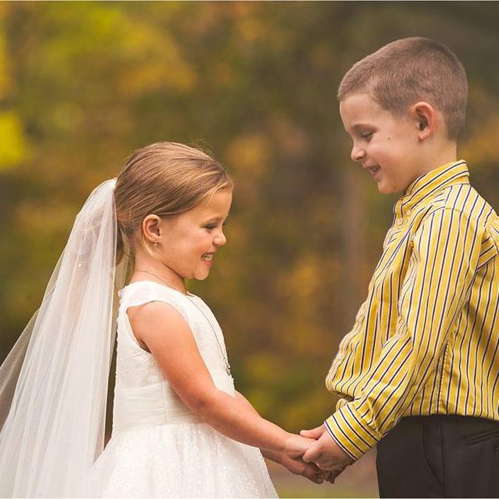 <p>Sophia dan Hunter memang dekat. Chemistry di antara keduanya juga kuat banget. (Foto: Facebook/Sassy Mouth Photo)</p>