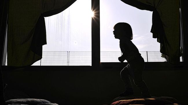 Pendidikan seksual tak ubahnya pelajaran seumur hidup yang kudu diberikan sejak dini agar anak tak memiliki pemahaman keliru soal seks.