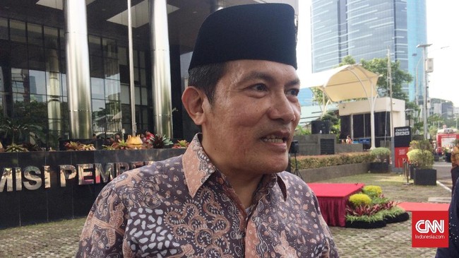 Wakil Ketua KPK Saut Situmorang menyatakan kemungkinan warga masih yakin dengan Syahri Mulyo karena prestasinya di masa lalu, meski dia tersandung perkara suap.