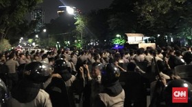 Diultimatum Polisi, Massa Buruh di Istana Bubarkan Diri