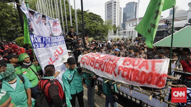 Pemprov DKI mengaku akan memberi penjelasan ke Kemnaker dan Kemendagri, termasuk pengusaha, terkait kenaikan UMP DKI 2022.