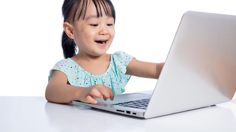 Memang butuh effort lebih, tapi ketika sukses 'melepaskan' anak dari gadget-nya, bunda justru bisa lebih happy lho.