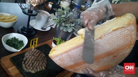 Cara Seru Menikmati Steak dan Keju