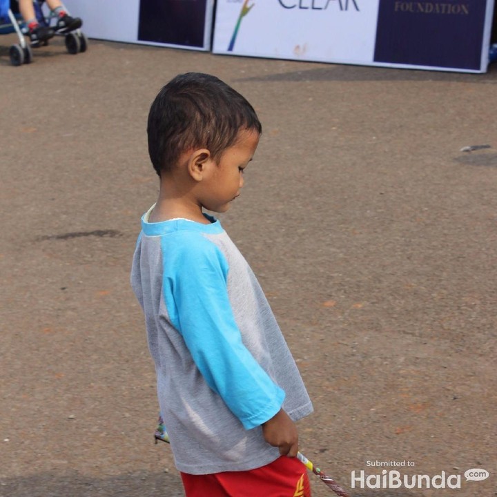 <p>Serius banget si kecil mainnya ya, Bun. He-he-he.</p>