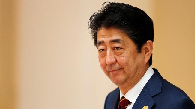PM Jepang, Shinzo Abe, menyatakan siap bertemu dengan pemimpin tertinggi Korut, Kim Jong-un, tanpa syarat apa pun demi meredakan ketegangan antara kedua negara.