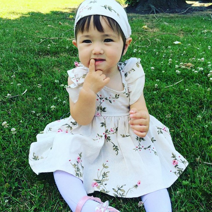 <p>Cantiknya Emilie pakai floral dress.  (Foto: instagram/ @cutechonemilie)</p>