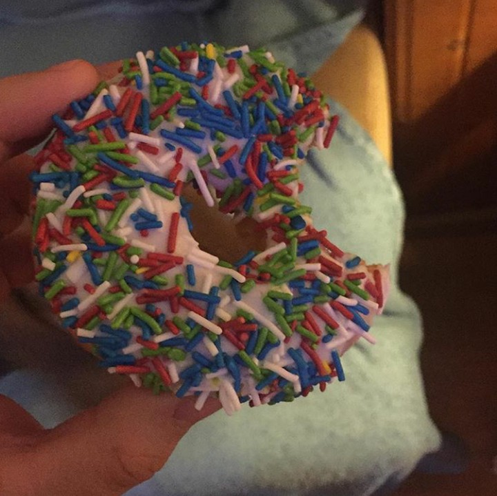 <p>Pernah melakukan ini nggak pas suami curhat di kala kita lagi hamil, Bun? ( Foto: Instagram @jordanp1227)</p>