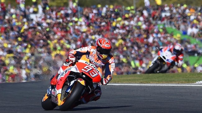 Marc Marquez jadi pebalap tercepat di sesi latihan bebas pertama MotoGP Prancis sedangkan Valentino Rossi ada di peringkat keenam.
