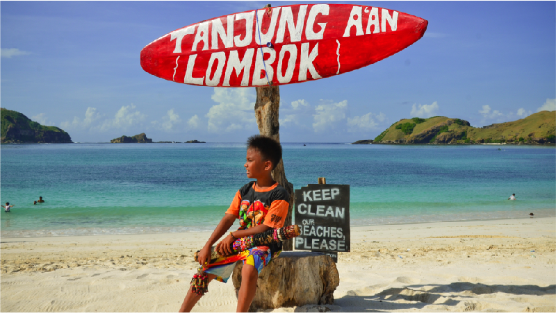 Pemerintah Provinsi Nusa Tenggara Barat (NTB) mematok target empat juta wisatawan pada 2018 dan akan meningkatkan upaya promosi ke luar negeri.