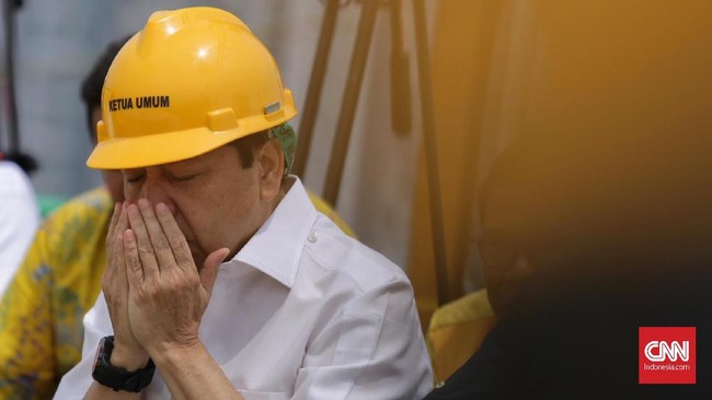 Kuasa hukum Setya Novanto berkukuh, KPK harus mendapat izin dari Presiden Joko Widodo sebelum memeriksa kliennya.