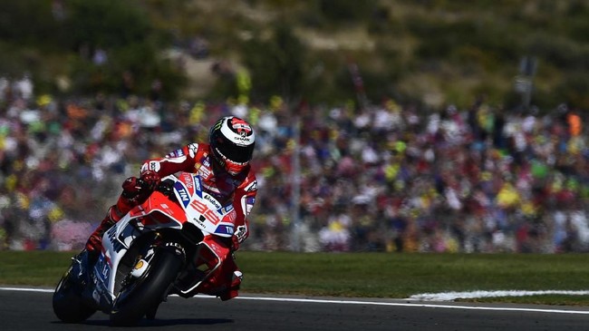 Jorge Lorenzo mengakui bahwa nilai jual dirinya di dunia MotoGP saat ini sedang jatuh seiring performa buruk musim lalu.