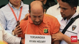Pemasok Senjata Helmi Dokter Tembak Mati Istri Ahli Perakit