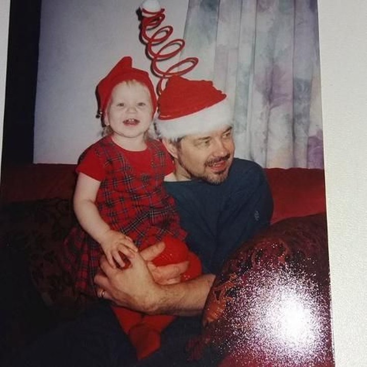 <p>Throwback! Masa kecil bersama ayah memang bisa jadi momen ngangenin. (Foto: Instagram/annaalavalkkila)</p>