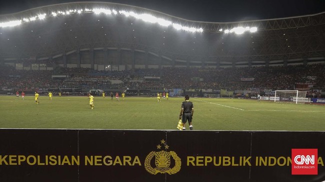 Manajer Bhayangkara FC Sudarmadji menyebutkan anak asuh Simon McMenemy akan menjalani laga kandang di Gelora Delta Sidoarjo dan PTIK Jakarta.