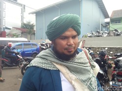 Ustaz Derry Sulaiman Berencana Datang ke Konser Coldplay, Mau Nonton?