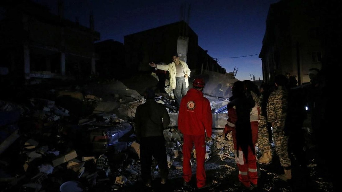 FOTO:  Gempa di Iran-Irak 7,3 SR Renggut 210 Nyawa