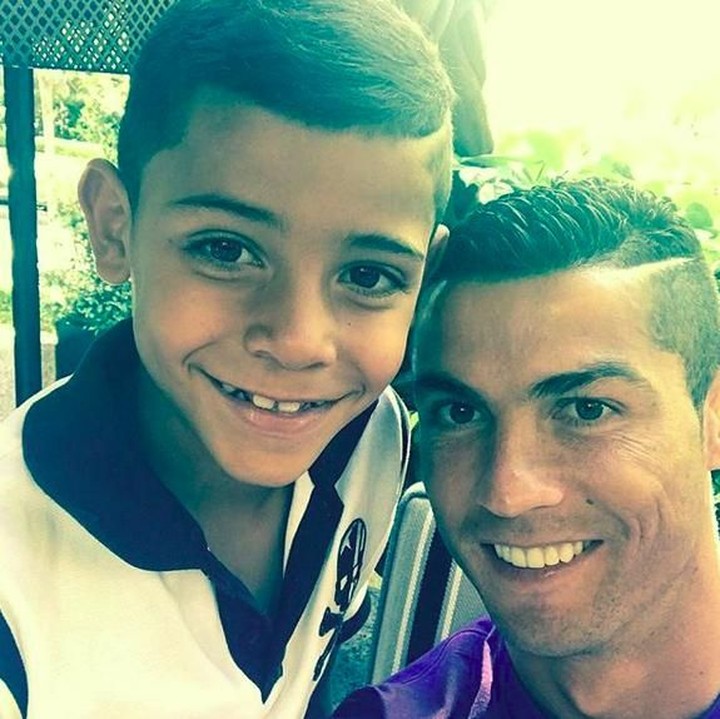 <p>Manisnya senyum kakak Cristiano Ronaldo Jr. (Foto: Instagram/ @cristiano)  </p>