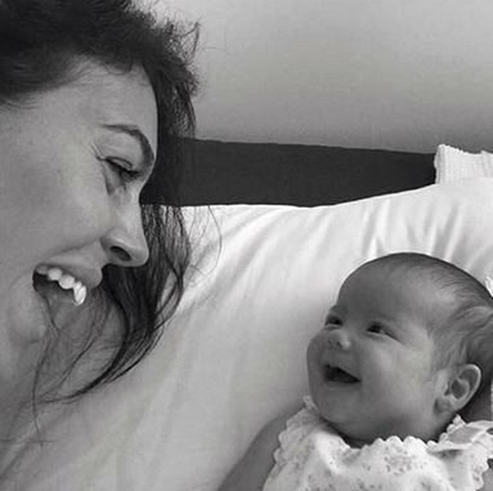 <p>Senyum ceria si kecil Eva waktu main sama Bunda Georgina Rodriguez (Foto: Instagram/ @georgianagio)</p>