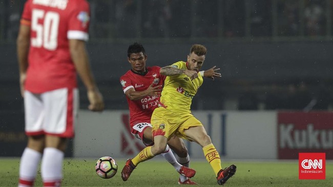 Duel antara Bhayangkara FC vs Persija Jakarta diprediksi akan berlangsung sengit di Stadion Utama Gelora Bung Karno, Jakarta, Jumat (23/3).