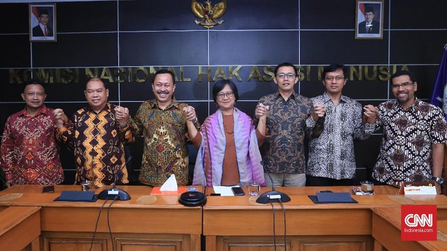 Komisioner Komnas HAM Amiruddin Al Rahab meminta Badan Nasional Penanggulangan Terorisme (BNPT) tidak gegabah dalam melihat dan menilai kondisi di Papua.