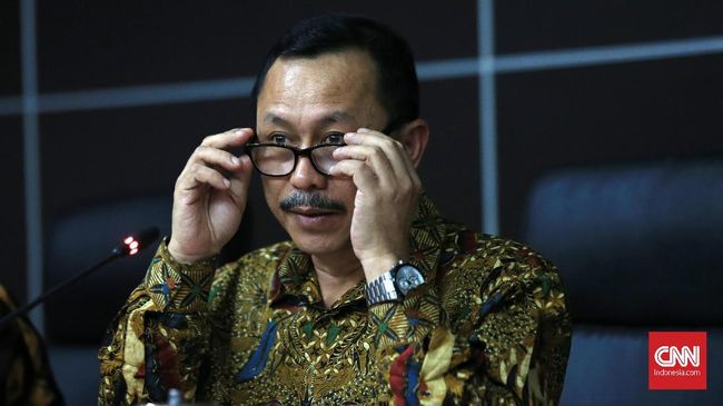Ketua Komnas HAM Ahmad Taufan Damanik menunjukkan bukti bahwa pihaknya tidak sedang berlomba dengan Polri untuk mengusut pembunuhan Brigadir J.