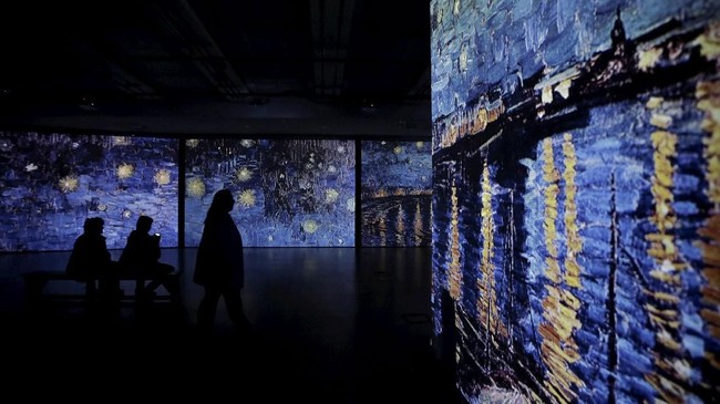 FOTO: 'Tenggelam' dalam Dunia Imajinasi Van Gogh