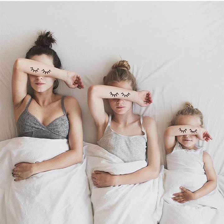 <p>Anak-anak, ikuti gaya bunda saat tidur ya. Bagus! (Foto: Instagram @allthatisshetagram)</p>