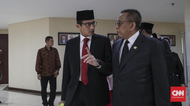 Jajaran pejabat Pemprov DKI dan DPRD Jakarta membahas beragam persoalan, termasuk soal serapan anggaran DKI, dalam kegaiatan kopi di Balai Kota, Selasa (27/2).