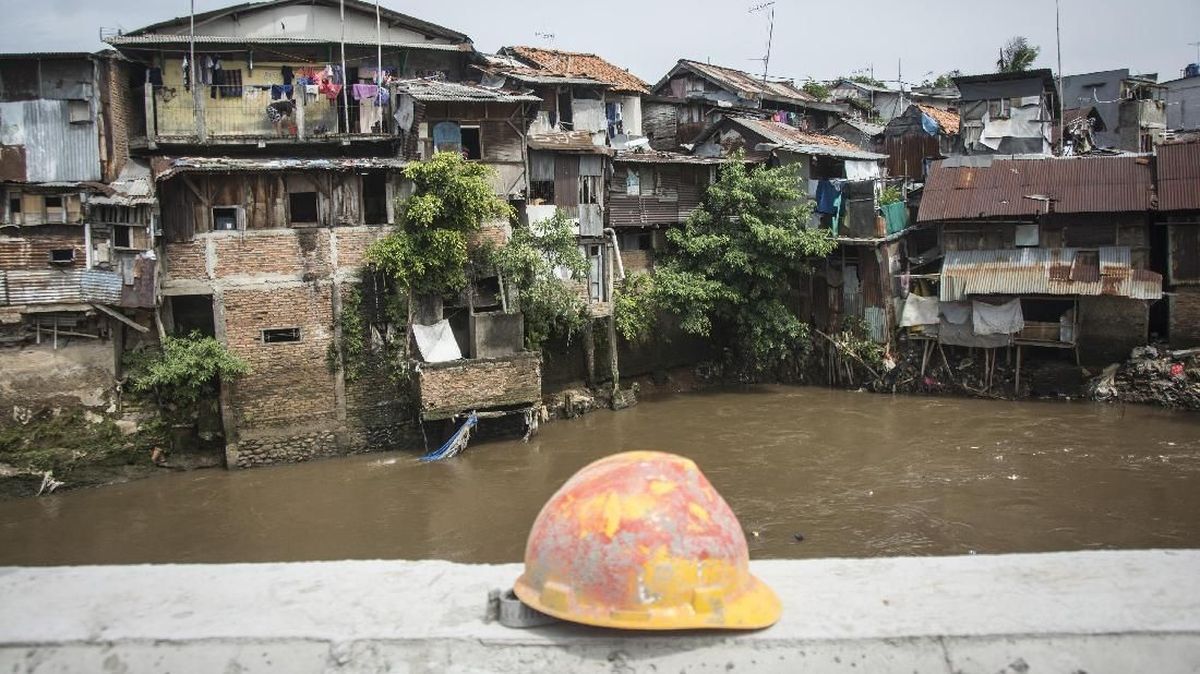 DPRD DKI Temukan Puluhan Sheet Pile di Kali Pesanggrahan Bocor