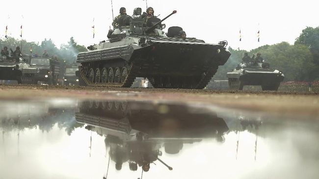 Jokowi Rencanakan Utang Asing Rp1,7 Kuadriliun Beli Alutsista Draf perpres yang beredar menyebut pemenuhan alpalhankam 2020-2024 memerlukan Rp1,7 kuadriliun melalui pinjaman luar negeri.