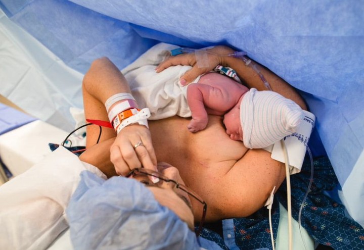 Begini momen melahirkan Maria, seorang bunda yang didiagnosis kanker payudara saat hamil anak ke-empatnya. 