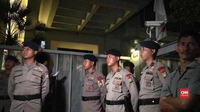 KPK dan polisi telah bersiap mengantisipasi berbagai kemungkinan gangguan keamanan terkait upaya penangkapan Setya Novanto.