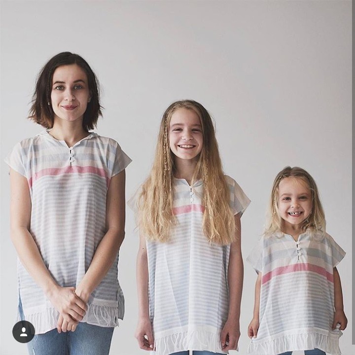 <p>Semua bermula dari hal yang nggak disengaja. Suatu kali nggak sengaja Dominique papakai baju tidur yang sama dengan si bungsu Penny. Eh si kakak nggak mau kalah, sehingga dia pakai baju yang sama juga. (Foto: Instagram @allthatisshetagram)</p>
