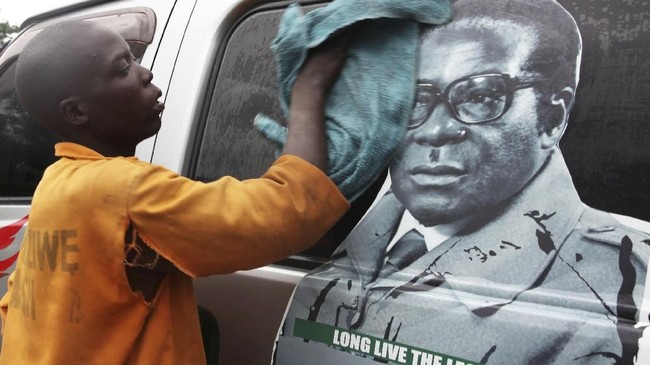 Partai penguasa, ZANU-PF, disebutkan telah mencopot Robert Mugabe dari pucuk kepemimpinan partai tersebut dan digantikan mantan wakilnya, Emmerson Mnangagwa.