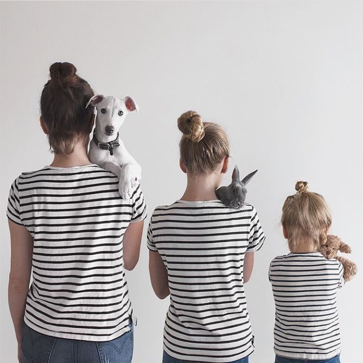 <p>Ritual foto bareng dengan ide-ide lucu ini biasanya dilakukan seminggu sekali. (Foto: Instagram @allthatisshe)</p>