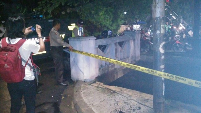 Penyelenggara menyebut tiang listrik berhak memenangkan hadiah Rp10 juta atas pencarian Setya Novanto.
