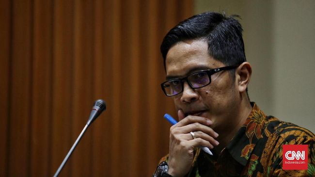 Dua pegawai KPK mengalami dugaan penganiayaan di Hotel Borobudur, Jakarta Pusat saat sedang bertugas menyelidiki indikasi korupsi berdasar laporan masyarakat.
