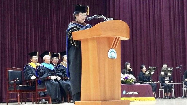 Sekjen PDI Perjuangan Hasto Kristiyanto mengatakan partainya bangga atas pemberian gelar doktor kehormatan bagi Megawati.