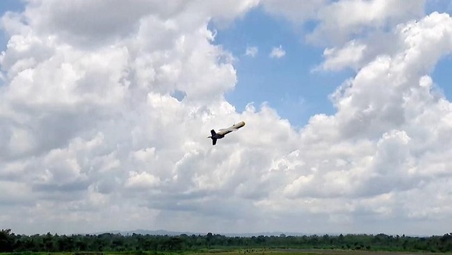 Militer Amerika Serikat mengklaim berhasil menguji coba rudal balistik antarbenua (ICBM) Minuteman III tanpa senjata di Pangkalan Angkatan Udara Vandenberg.