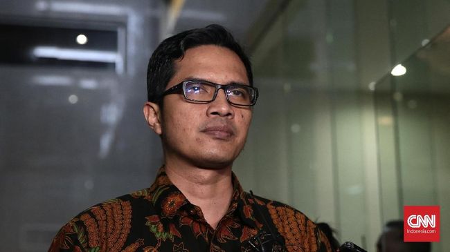 KPK Panggil Dirut Samantaka Batubara Terkait Suap PLTU Riau-1 KPK memanggil Dirut Samantaka Batubara, Sujono sebagai saksi untuk tersangka Johannes B Kptjo dalam kasus dugaan suap proyek PLTU Riau-1.